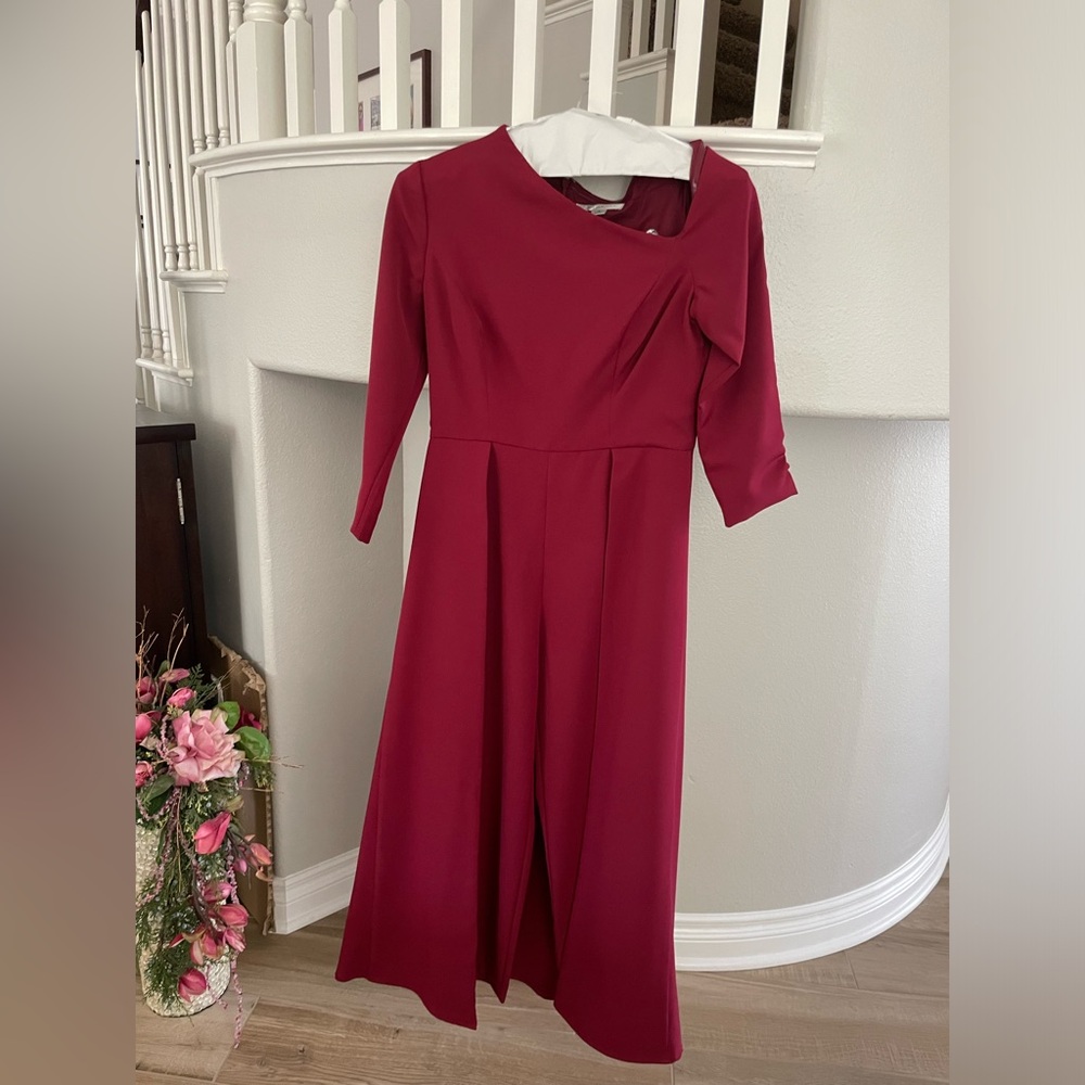 Kay Unger Size Petite 6, Burgundy